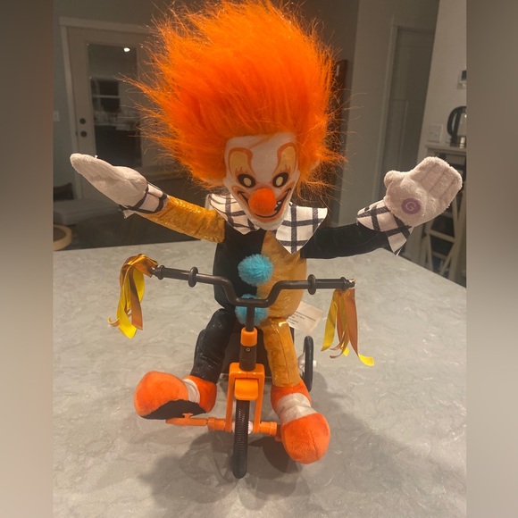 Gemmy Animated Tricycle Clown Carnival Creepy Halloween Prop - Picture 4 of 7
